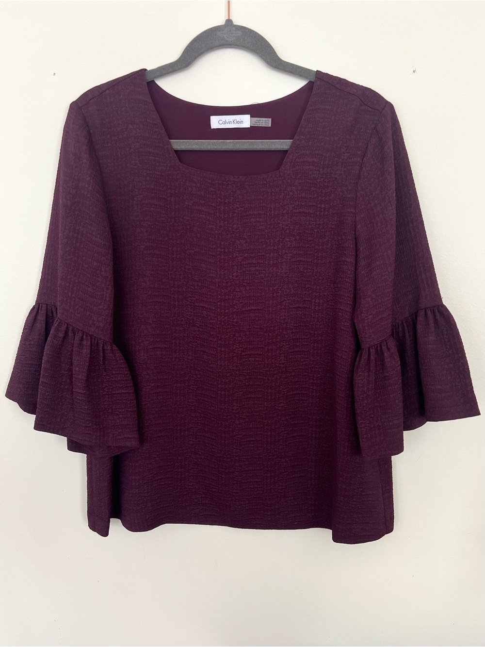 Calvin Klein Square Neck  3/4 Ruffled Trim Sleeve Maroon Textured Blouse Women